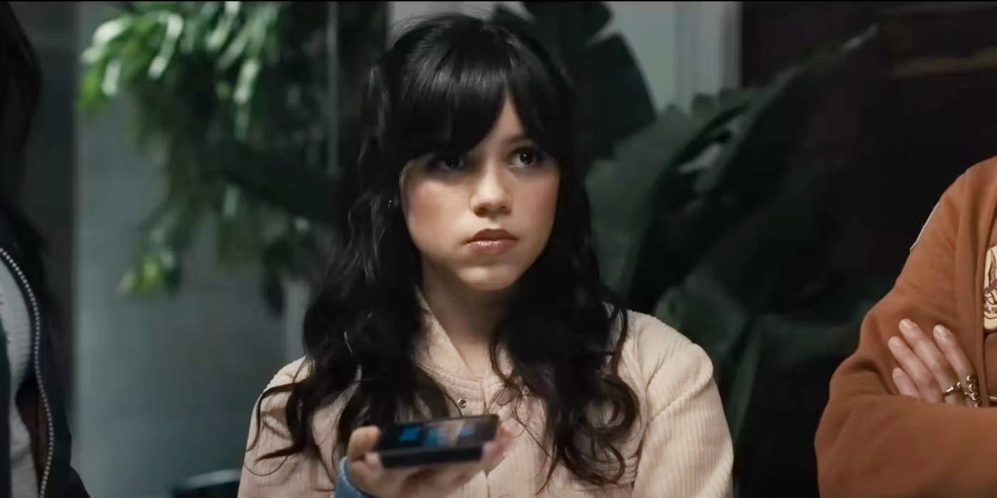 Jenna Ortega como Tara Carpenter em Pânico VI