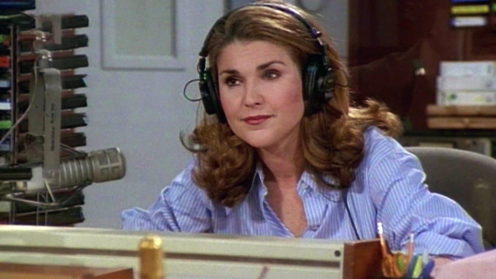 Frasier Reboot Brings Back Peri Gilpin's Roz