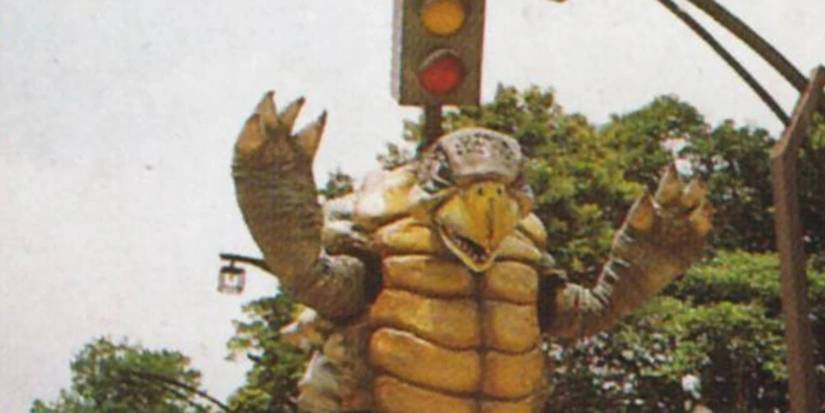10 Strangest Details In Old Power Rangers Episodes