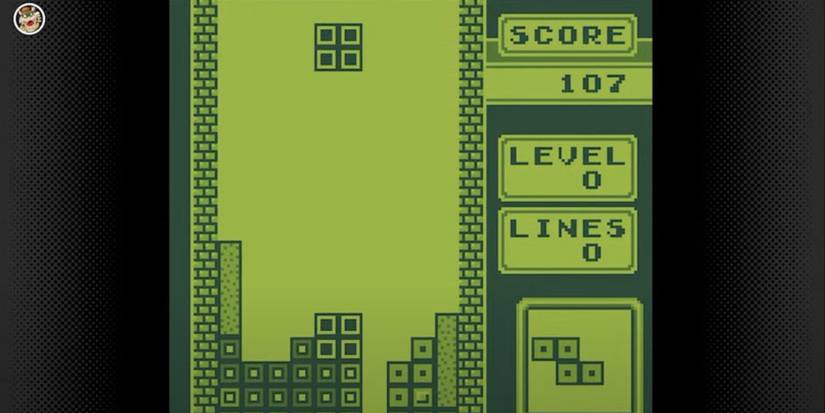 A player prepping to set a 2x2 box on a Tetris board in the Game Boy version of Tetris
