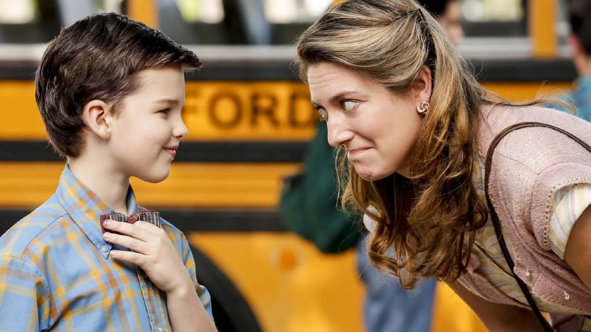 Sheldon Running Young Sheldon Star Reunites With TV Mom, Making Fans Emotional