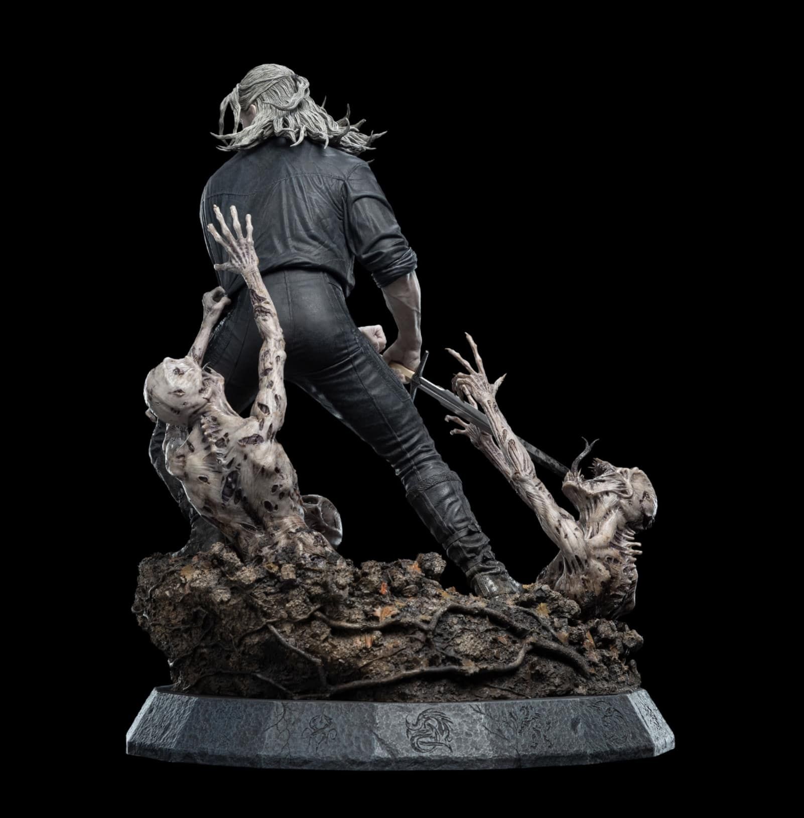 The Witcher: Geralt Gets a Lifelike Figure Ahead of Henry Cavill's ...