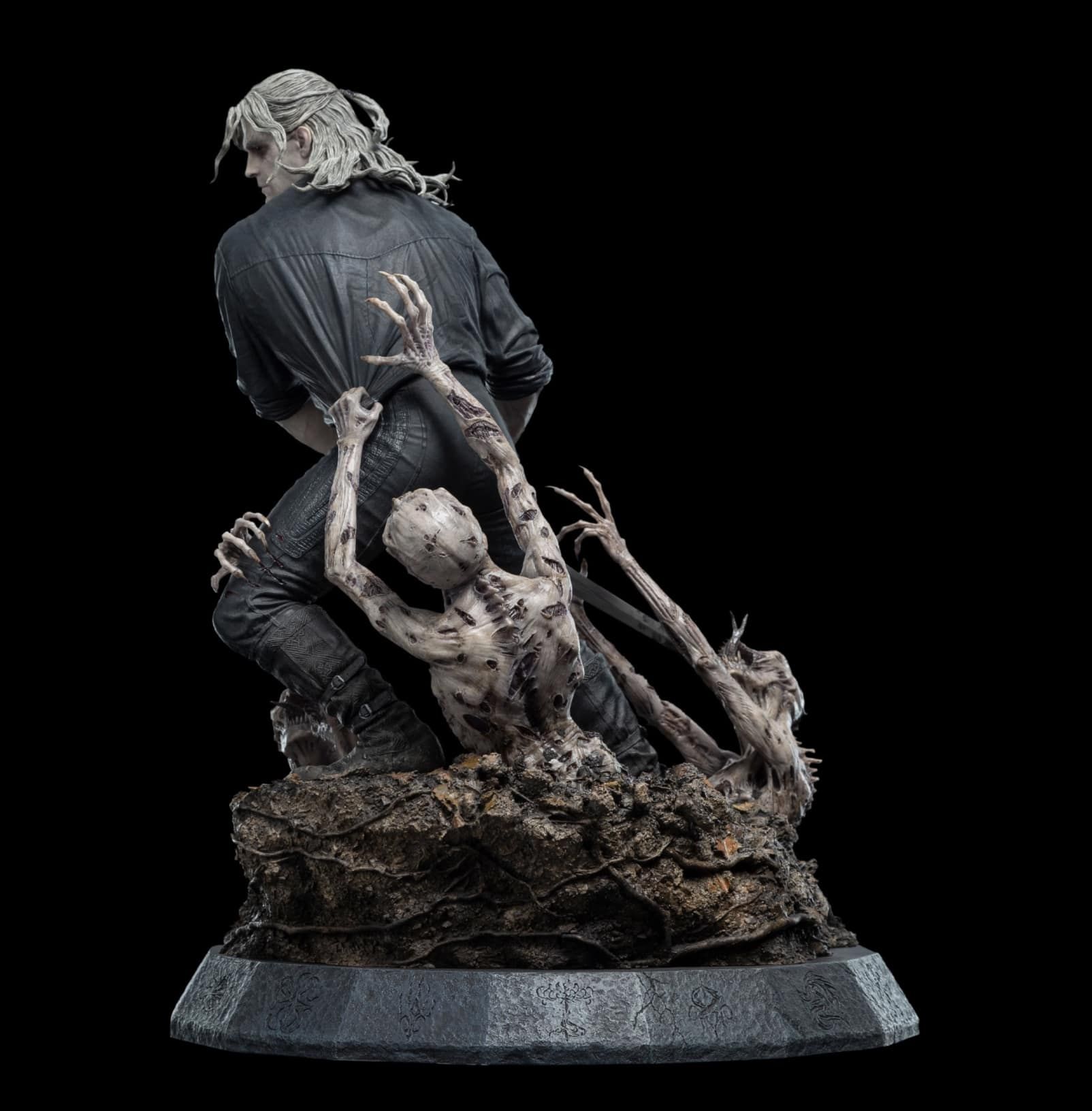 The Witcher: Geralt Gets a Lifelike Figure Ahead of Henry Cavill's ...