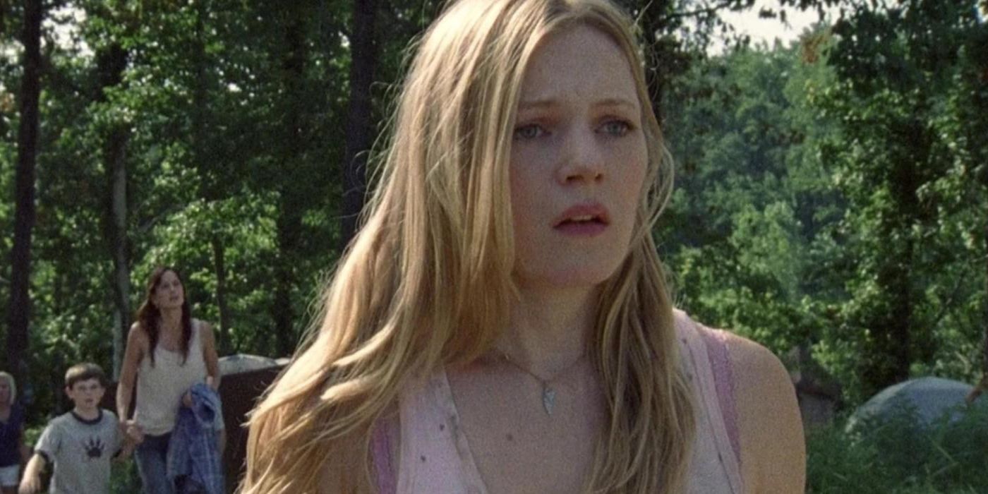 Emma Bell parece nervosa como Amy em The Walking Dead.