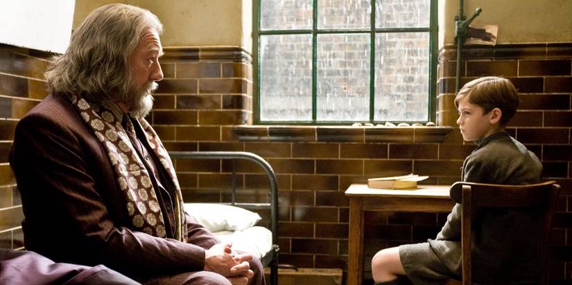 Dumbledore speaks to the young Tom Riddle at Harry Potter.