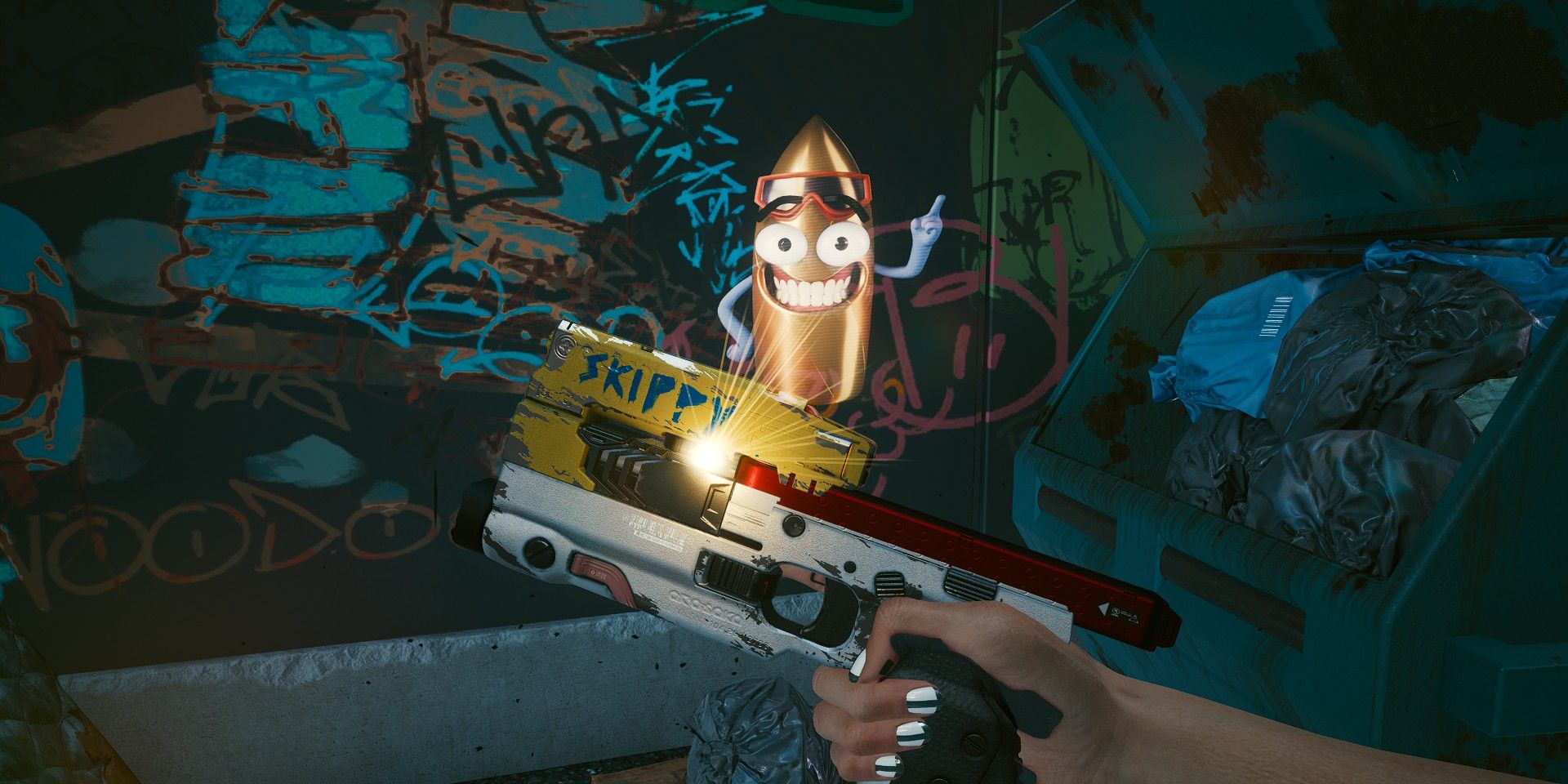 O jogador segura a pistola Skippy em Cyberpunk 2077