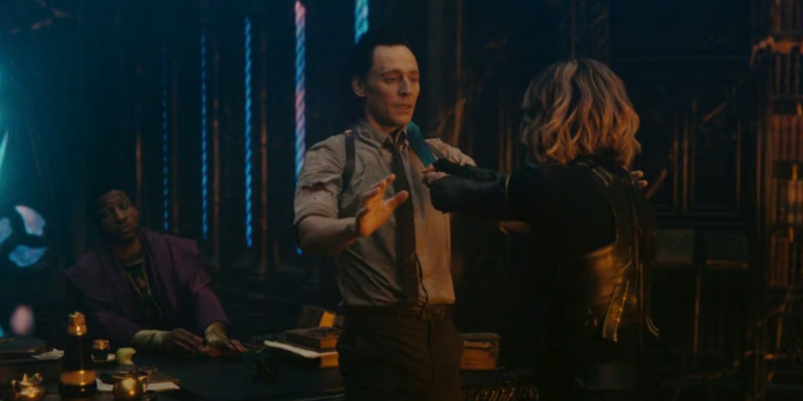 Tom Hiddleston Reveals Secret Thor Detail in Marvel Contract