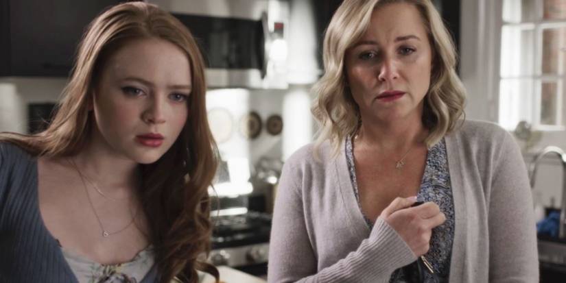 Sadie Sink and Jessica Capshaw in Dear Zoe