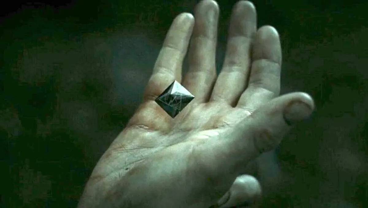 Defodio 10 Overpowered Magical Artifacts From Harry Potter