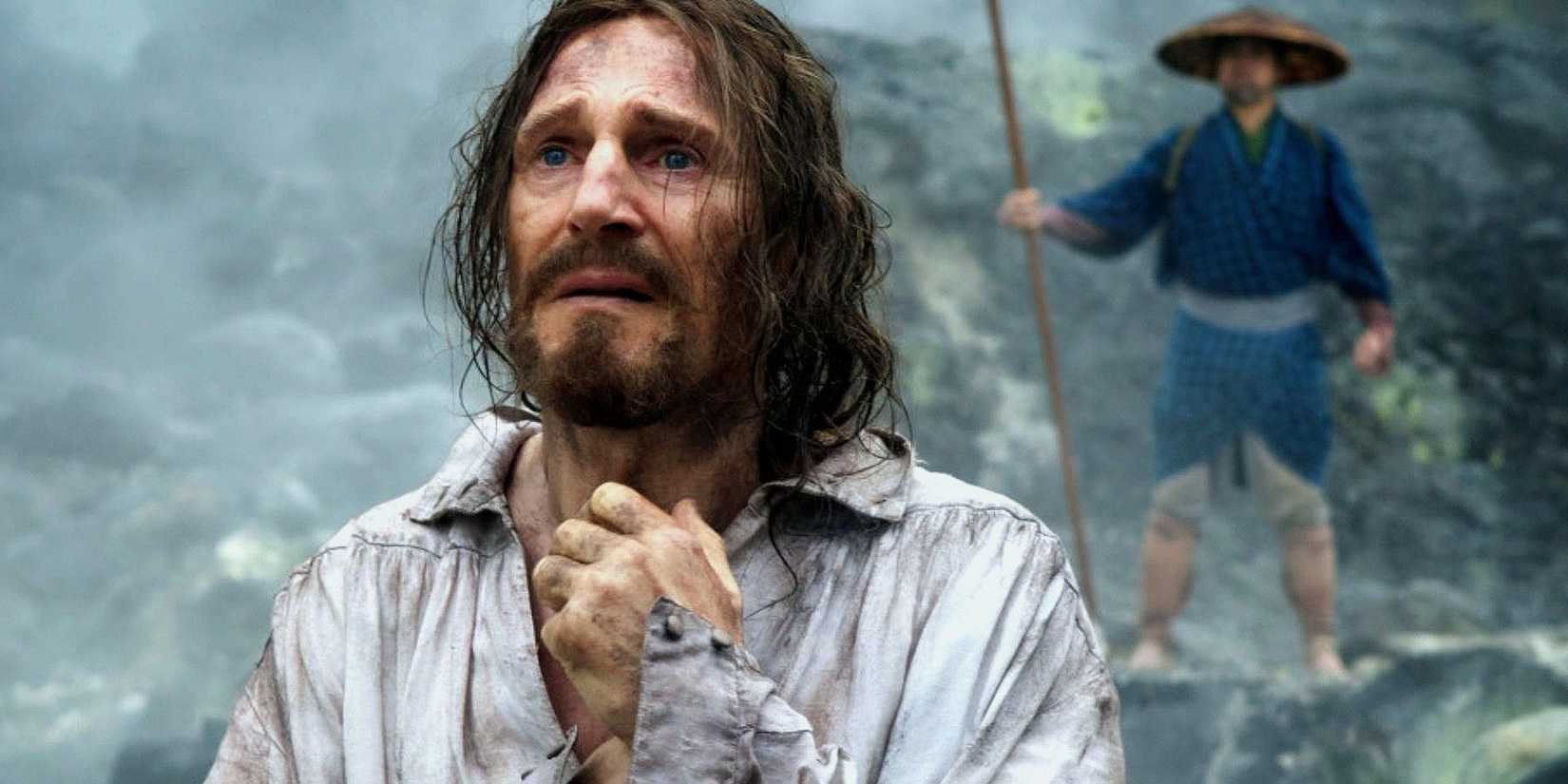 Liam Neeson as Ferreira standing in Japan in the silence of 2016