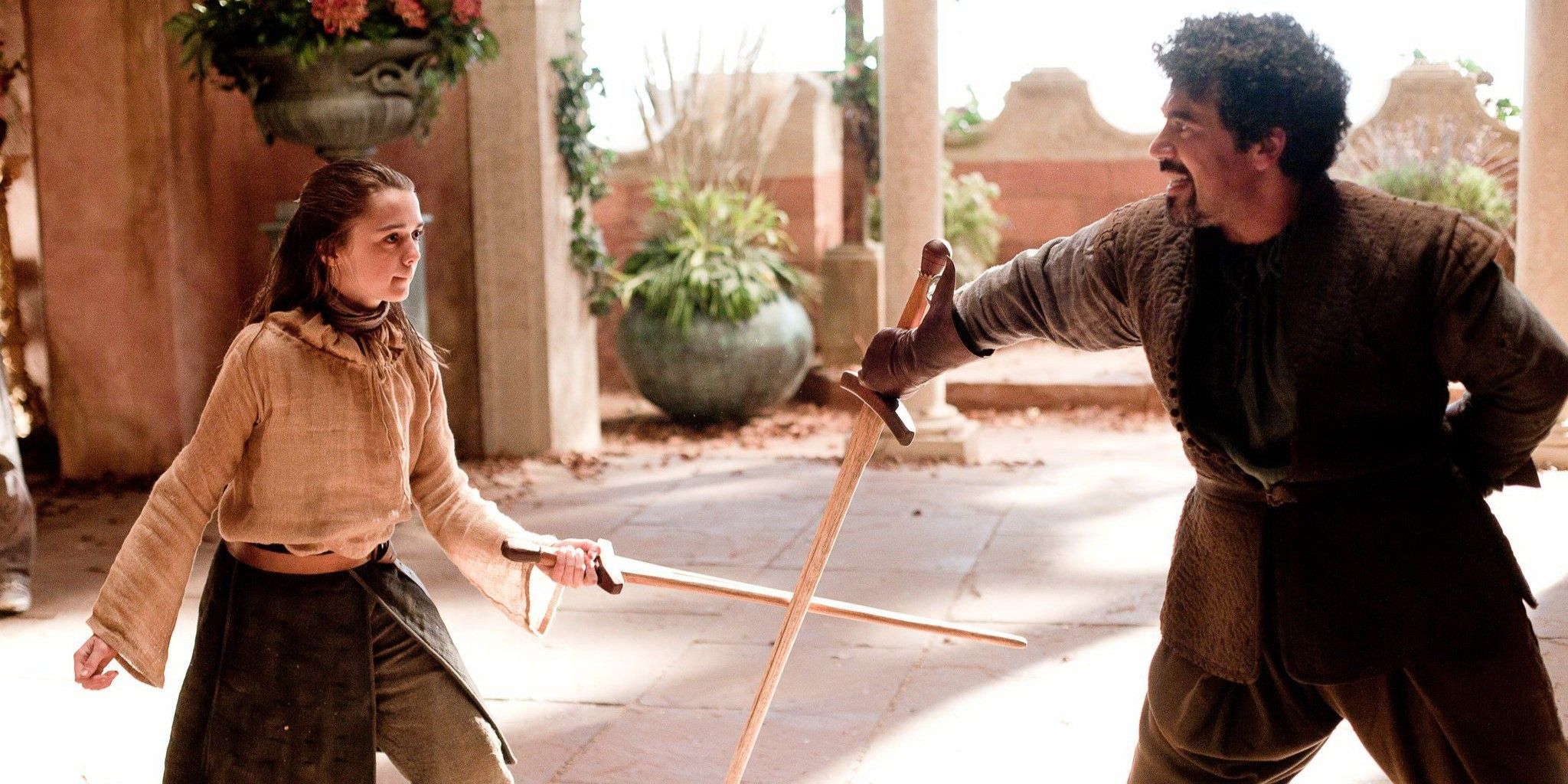 Syrio Forel treina Arya Stark em Game of Thrones