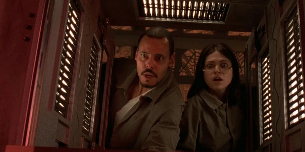 10 Best Claustrophobic Films That Succeed in Small Spaces