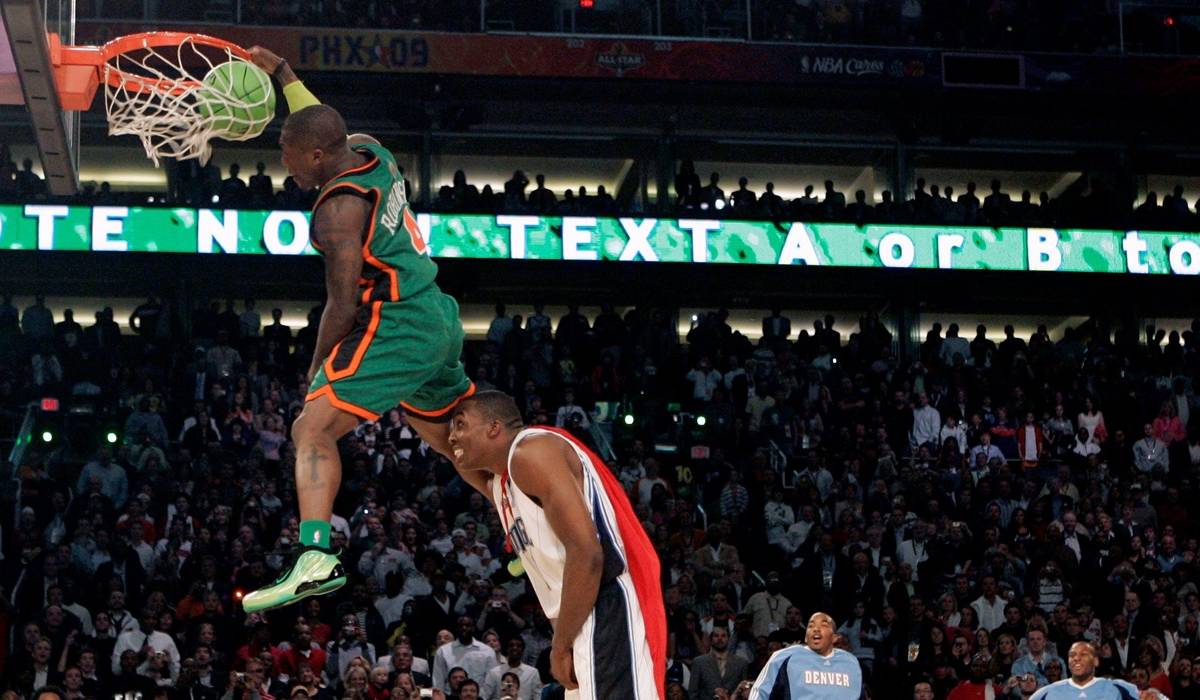 Superman Vs. Kryptonite Became a Weird NBA Dunk Contest - Here's How, image size:1200x700