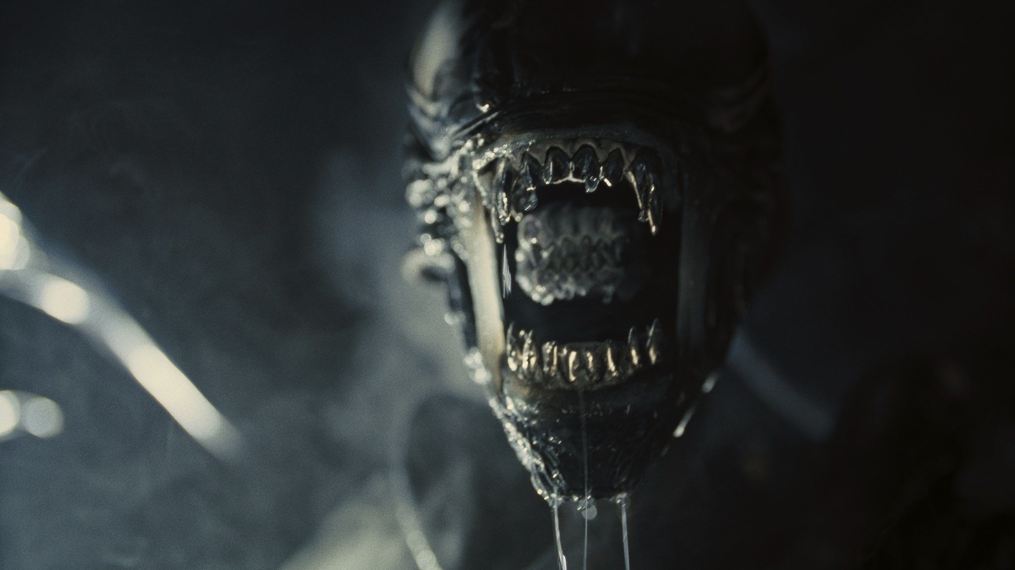 Alien: Romulus Set Video Reveals Practical Facehugger in Action