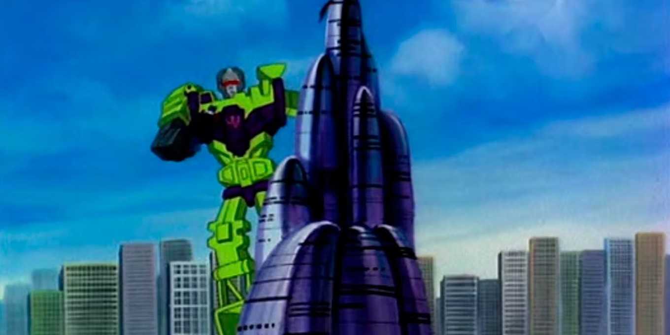 Transformers In City Transformers: 10 Best Fighters in The Decepticons, Ranked