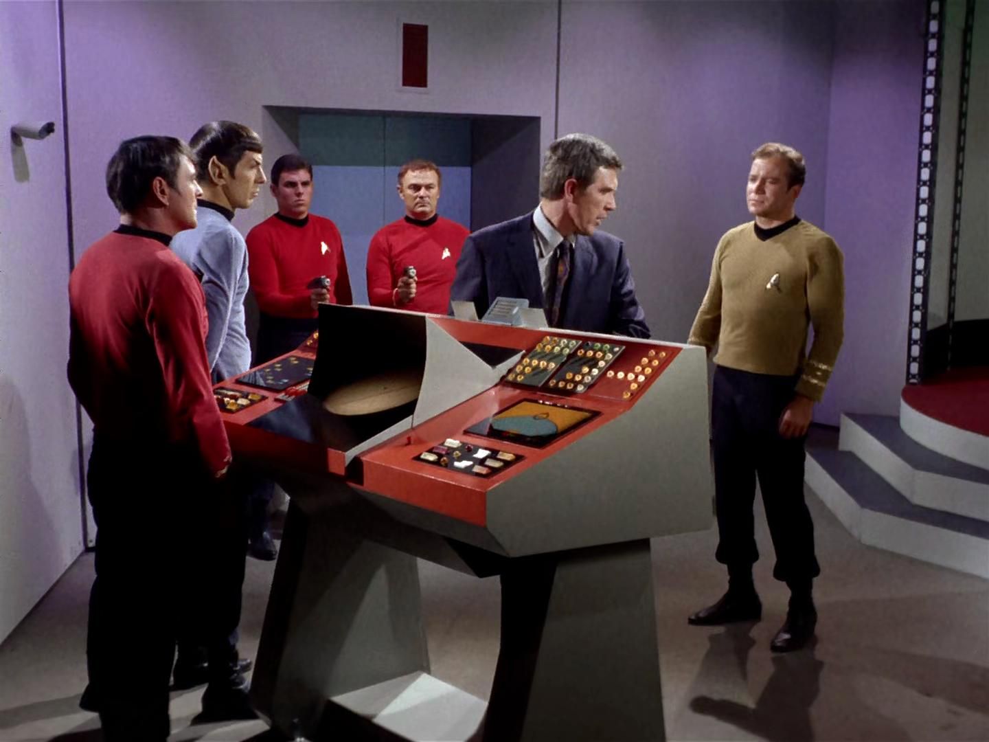 Star Trek: The Original Series Details That Make Zero Sense