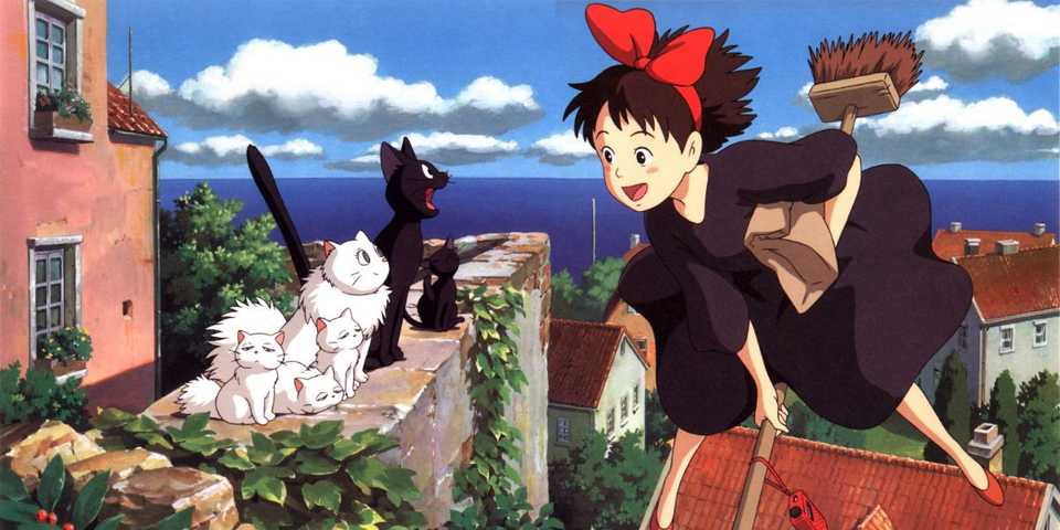 Kiki terbang melewati Jiji dan pasangannya Lily, bersama anak-anak kucing mereka, dalam Kiki's Delivery Service.