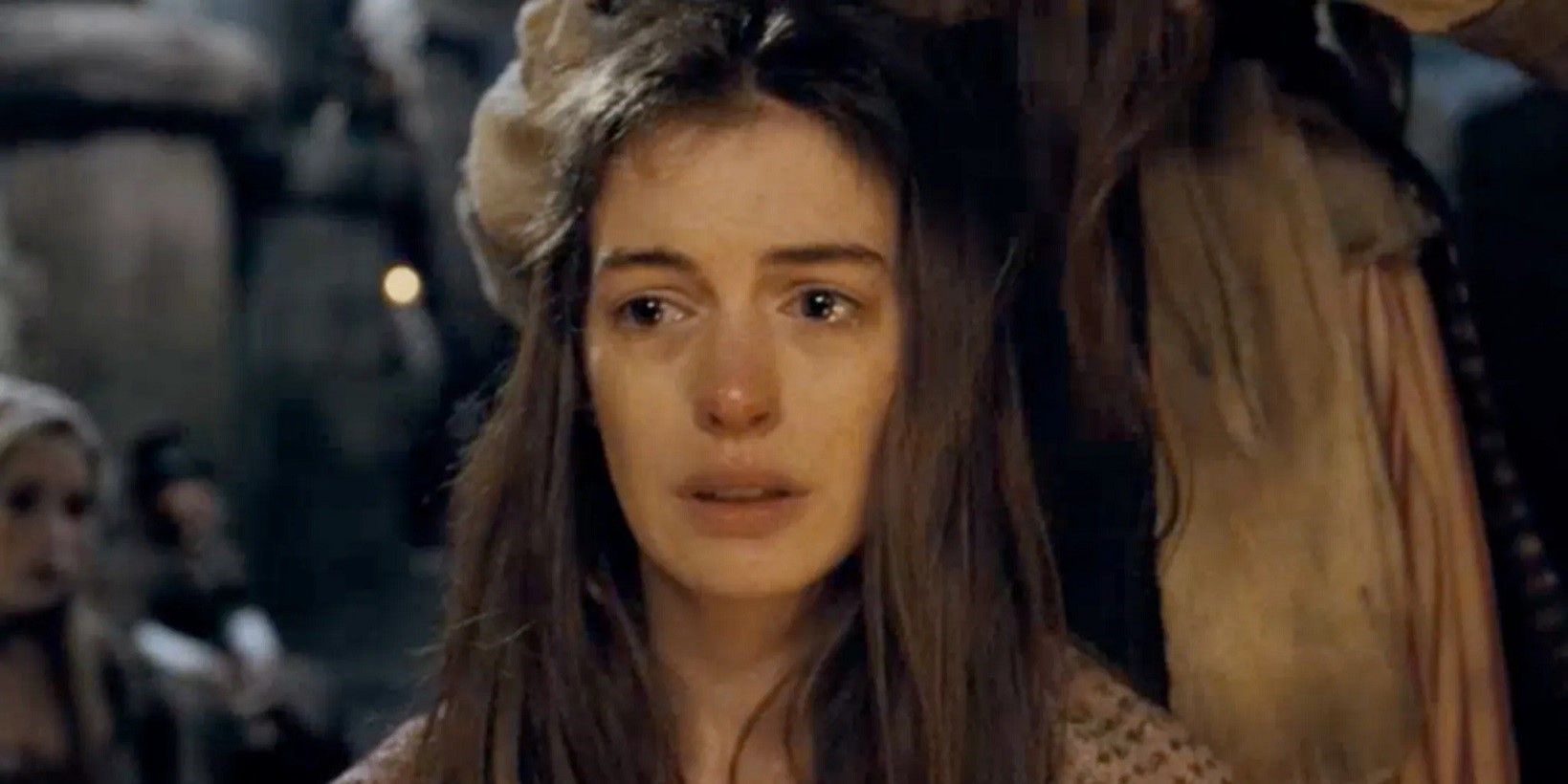 Anne Hathaway como Fantine em Os Miseráveis