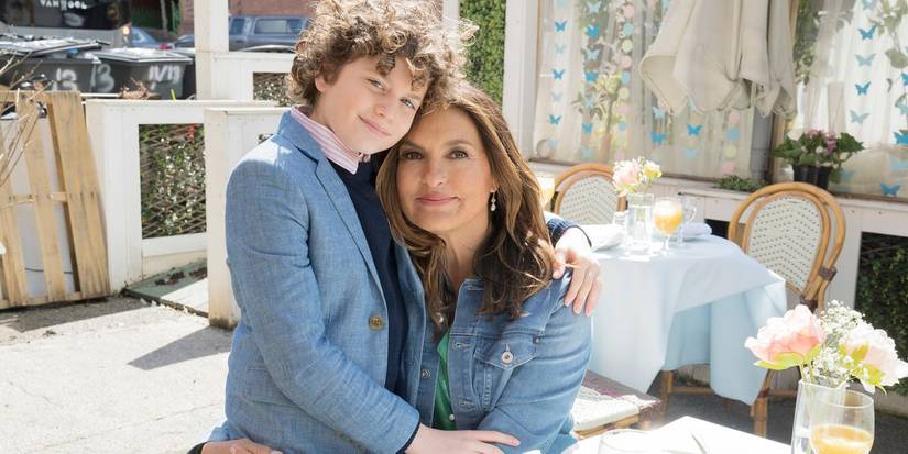 cbr - svu olivia and noah benson hug for mothers day