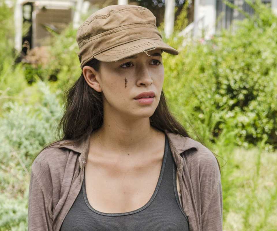 10 Character Deaths In The Walking Dead Universe That Almost Killed the ...