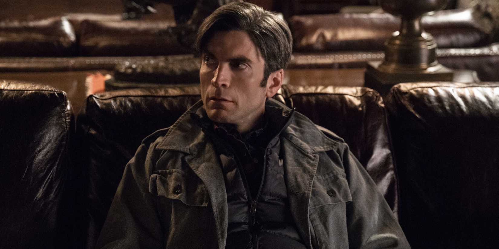 A disheveled Jamie Dutton, played by actor Wes Bentley, sitting down in Yellowstone