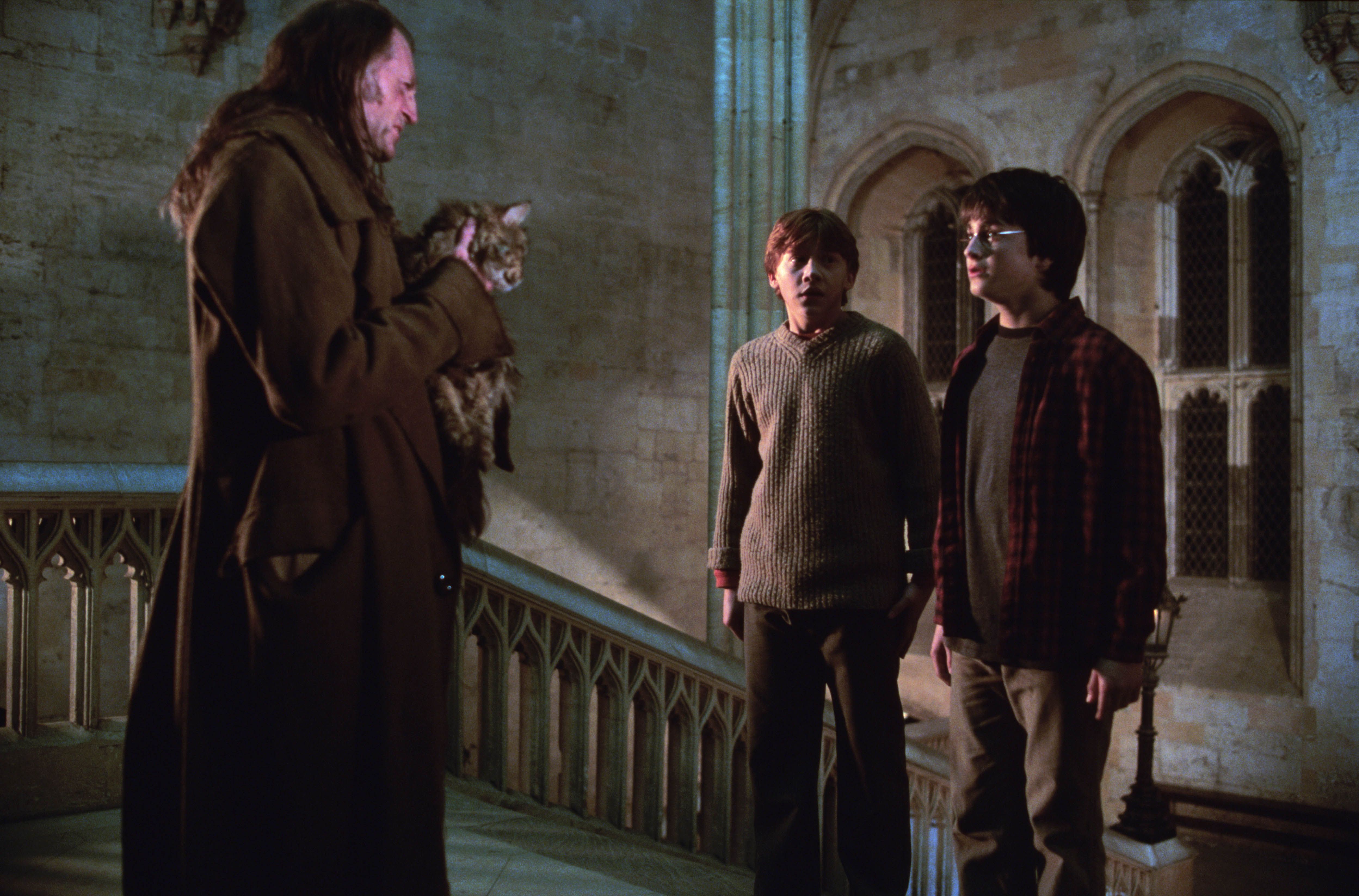 Hogwarts: A Complete Guide to The Wizarding School & Grounds