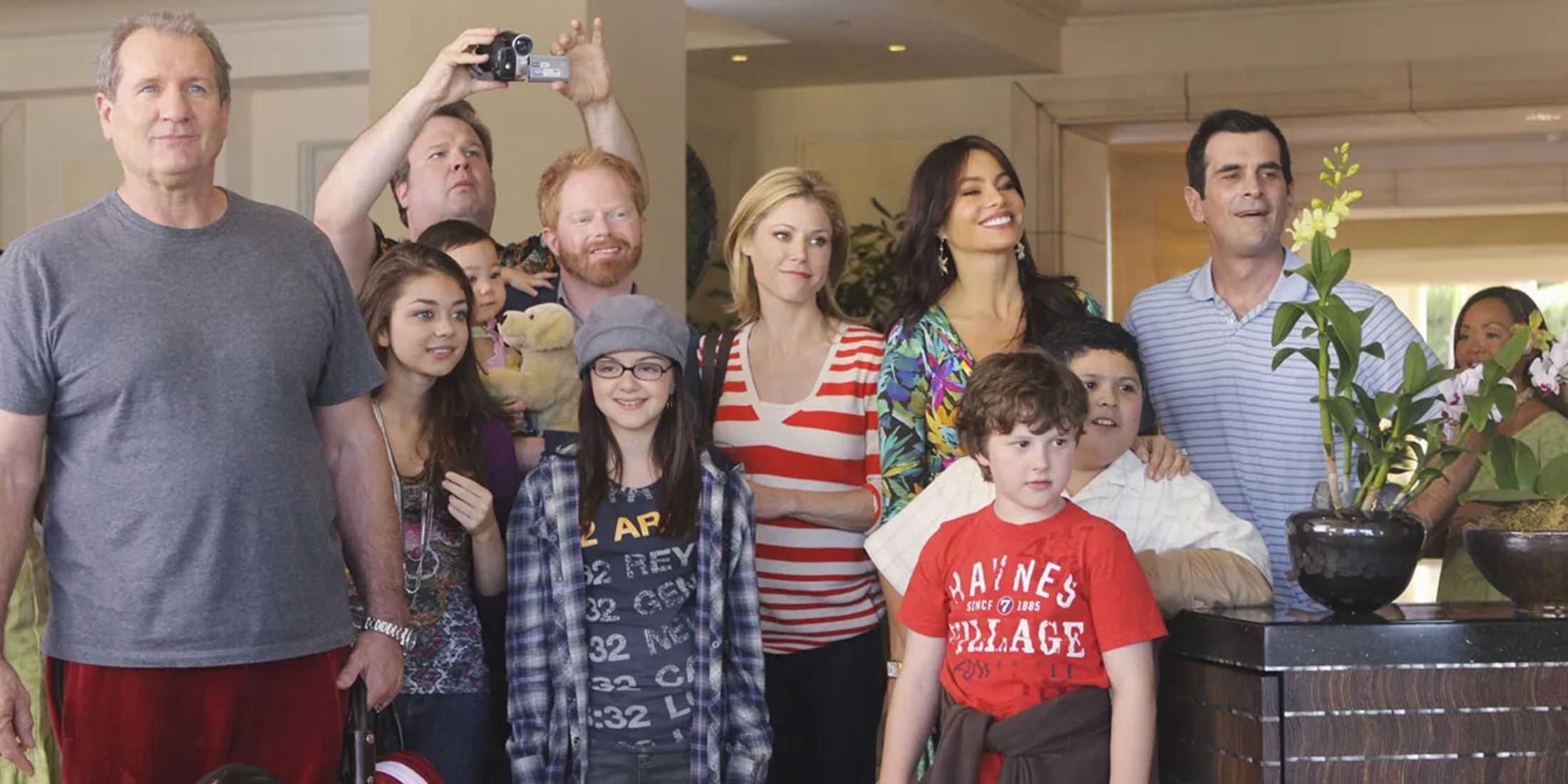 It Felt A Little Hurtful Modern Family Star Opens Up On Rejected Spinoff it-felt-a-little-hurtful-modern-family-star-opens-up-on-rejected-spinoff