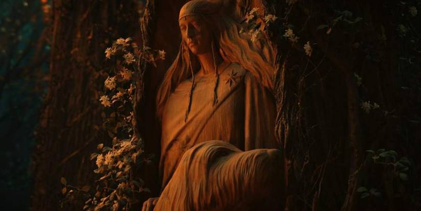 The Rings of Power depicts Luthien's statue in a tree