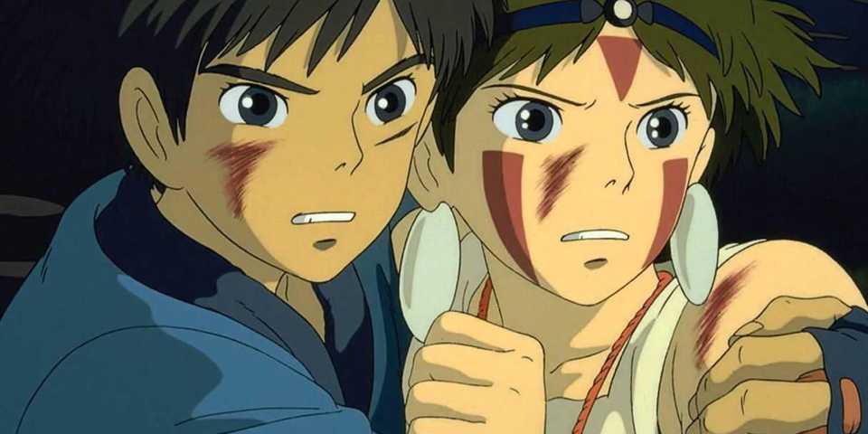 Ashitaka memegang San dalam film Princes Mononoke.