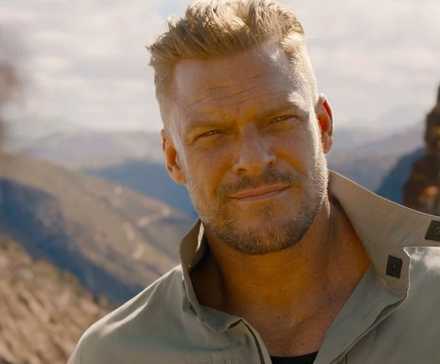 Alan Ritchson Dimensions How Alan Ritchson's Height Compares to Jack Reacher's