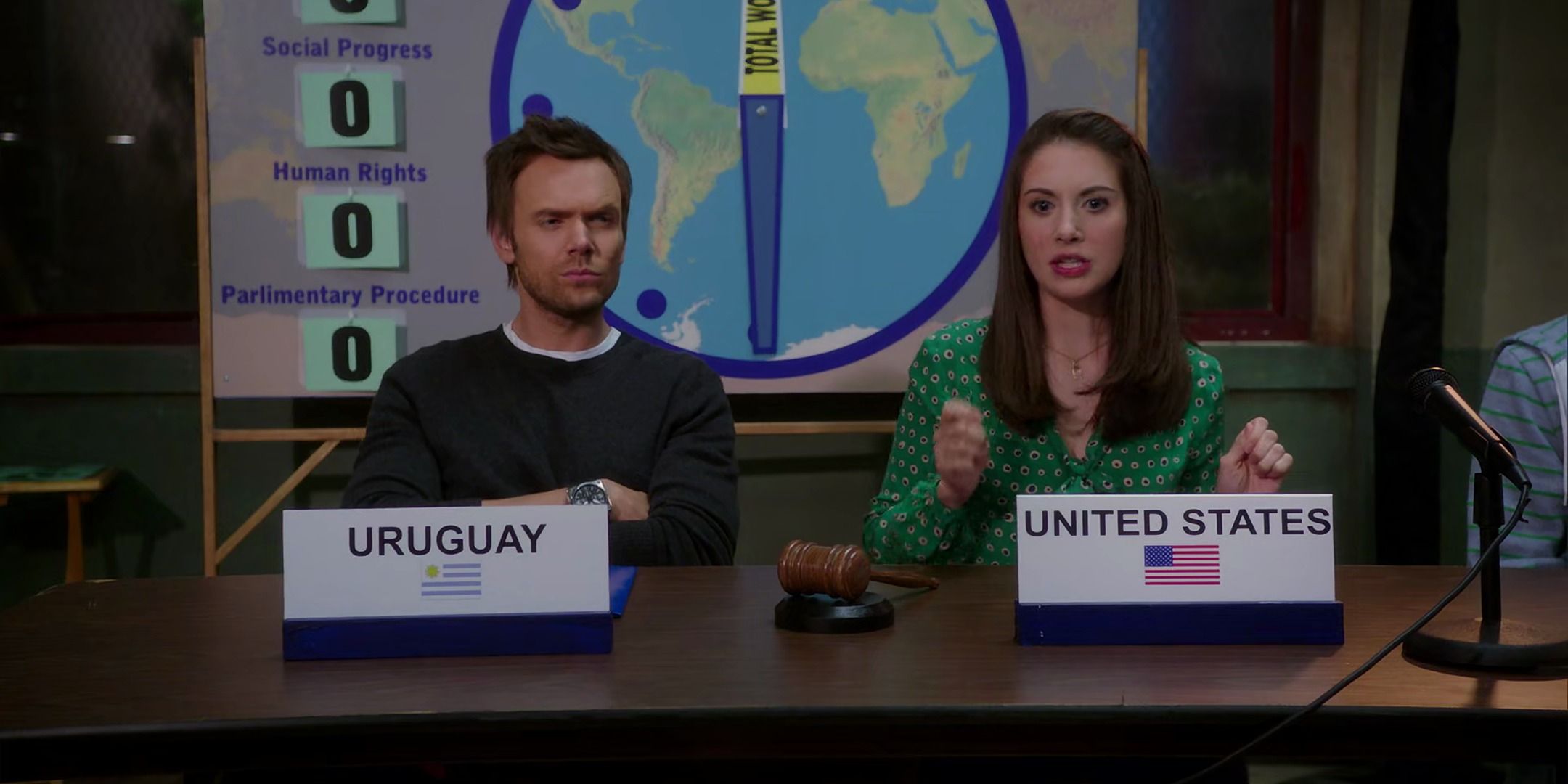 1 of the Funniest Sitcoms of the 2000s Will Stream for Free in March