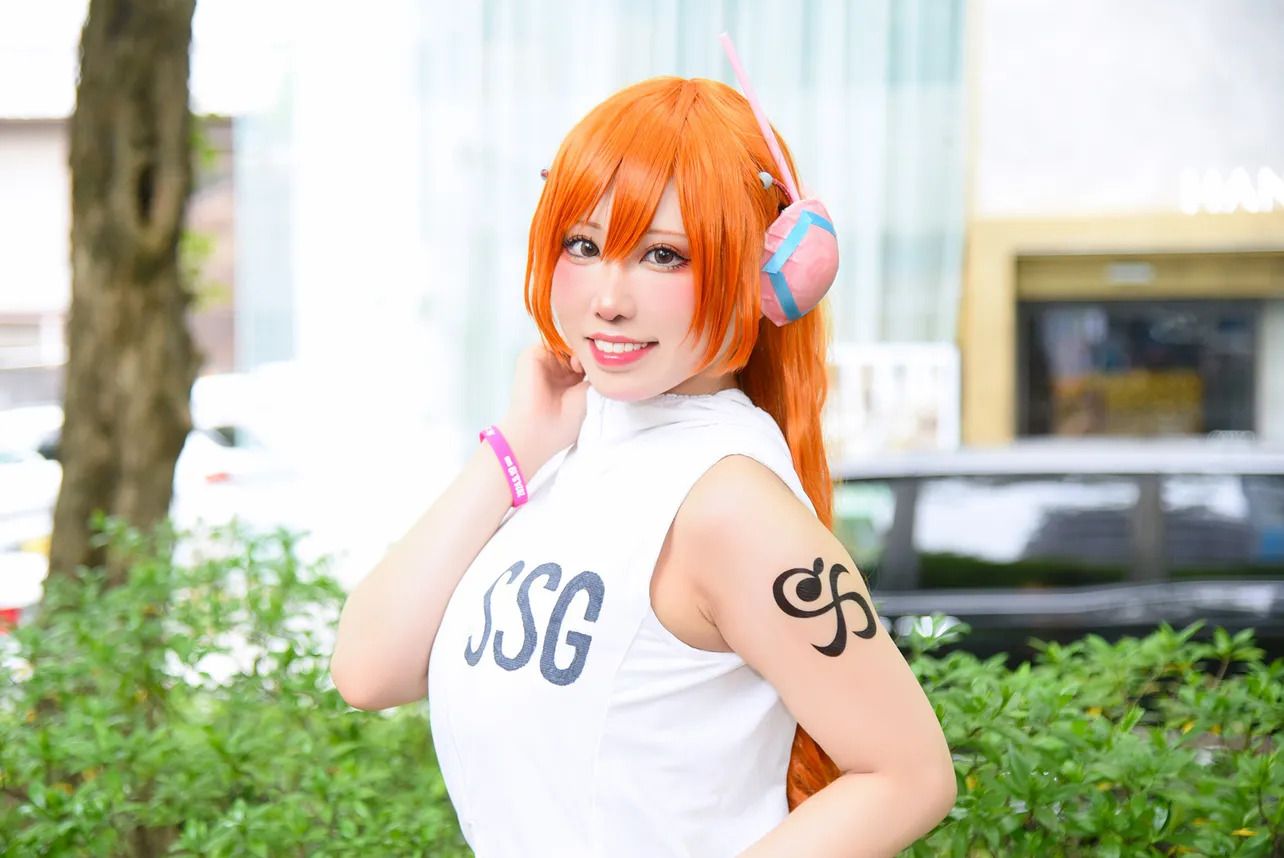 New One Piece Cosplay Recreates Nami's Egghead Fit From the Space-Age ...