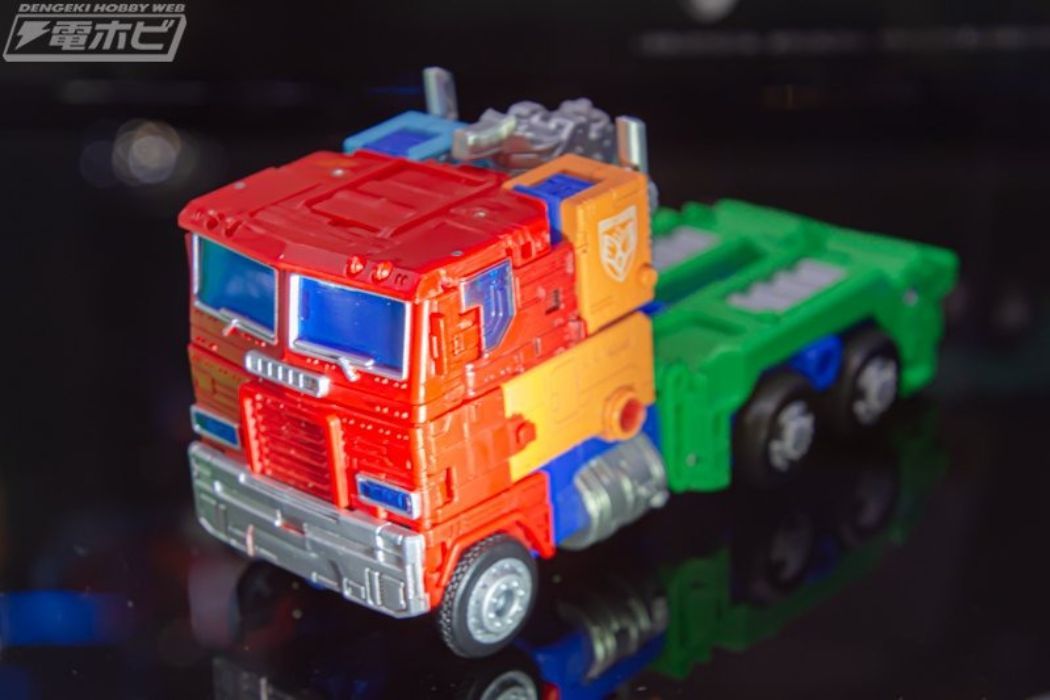Bizarre Transformers Collaboration Is Optimus Prime's Most Colorful ...