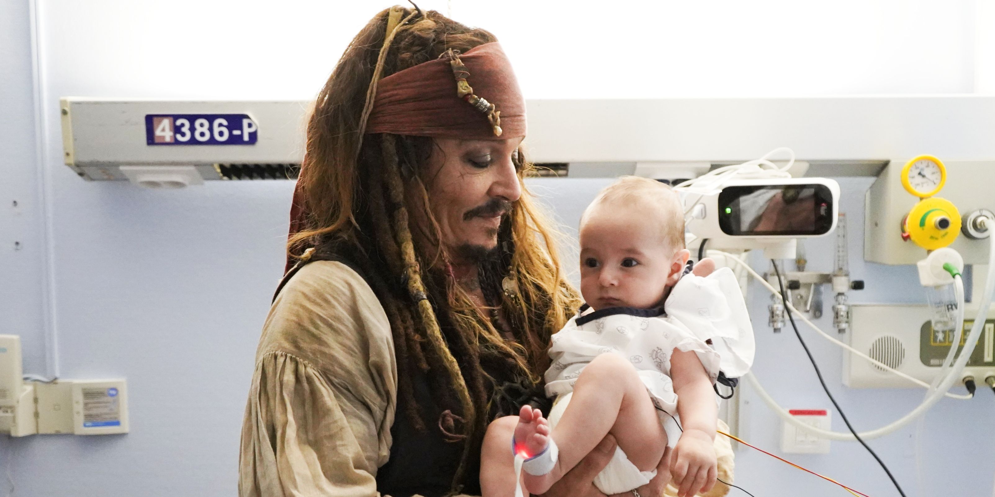 Johnny Depp Makes Surprise Visit to Children's Hospital in Spain as Captain  Jack Sparrow