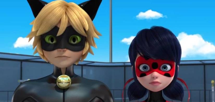 Cat Noir and Ladybug look at the screen in Miraculous Ladybug