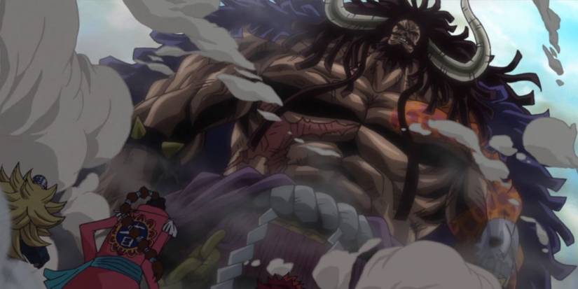 Kaido looms intimidatingly above Apoo, Killer, and other Supernovas in One Piece.