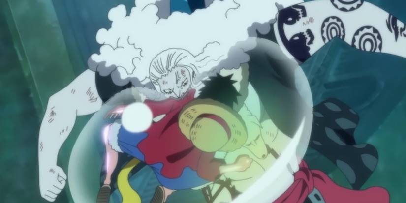 Hody Jones attempts to bite Luffy's neck during their fight in One Piece.