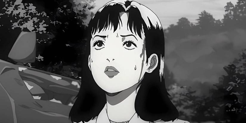 Chie olhando para cima com preocupação com a tempestade iminente em Uzumaki