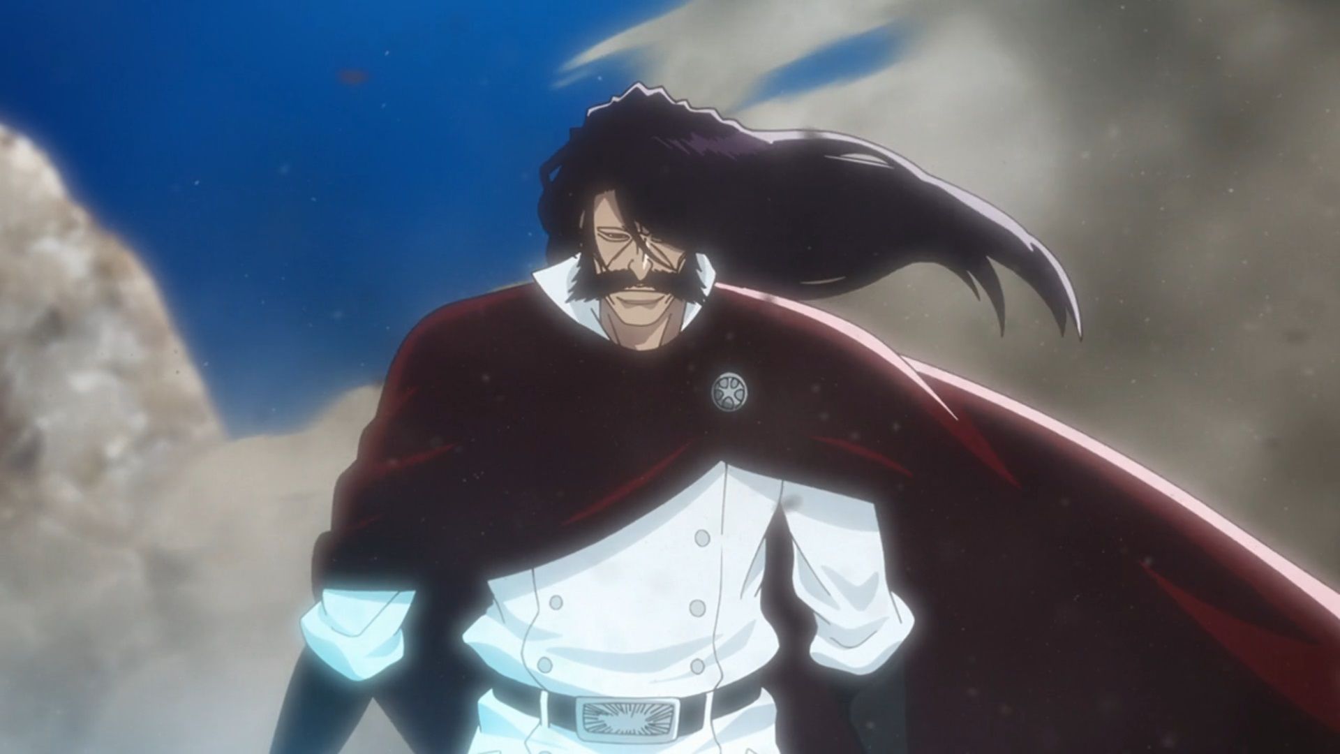 Yhwach se tient au milieu d'un nuage de fumée au combat dans l'arc Bleach : Guerre sanglante de mille ans.