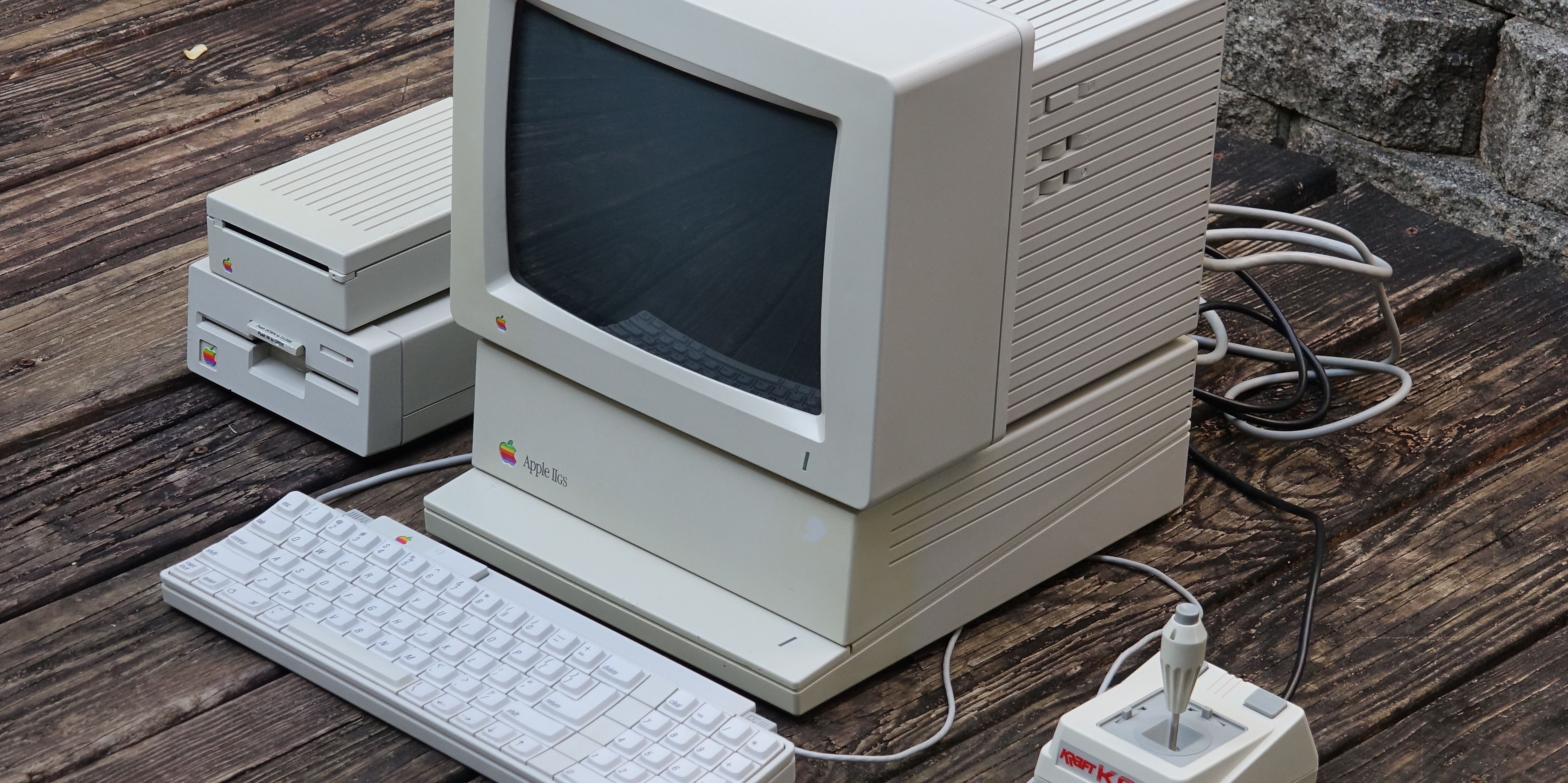 10 Best Retro Gaming Computers, Ranked