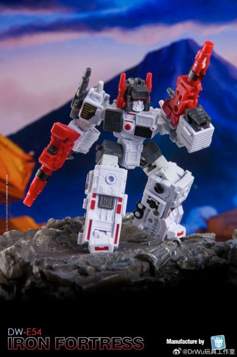A Classic G1 Transformers Action Figure Gets Modern Recreation in New ...
