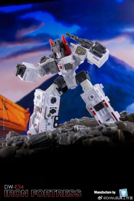 A Classic G1 Transformers Action Figure Gets Modern Recreation in New ...