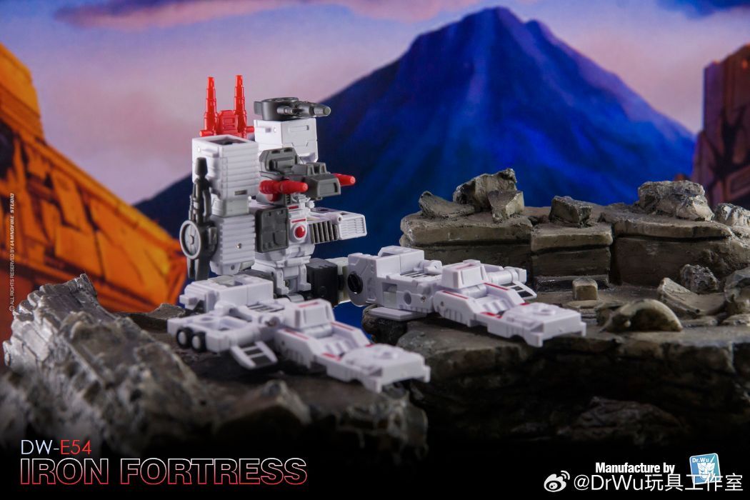 A Classic G1 Transformers Action Figure Gets Modern Recreation in New ...