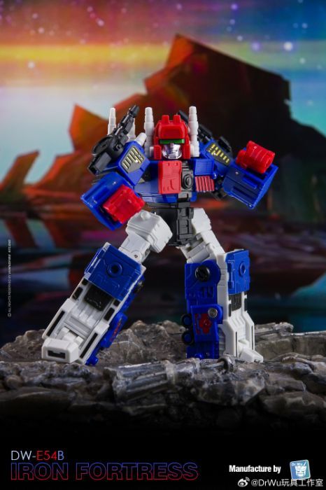 A Classic G1 Transformers Action Figure Gets Modern Recreation in New ...