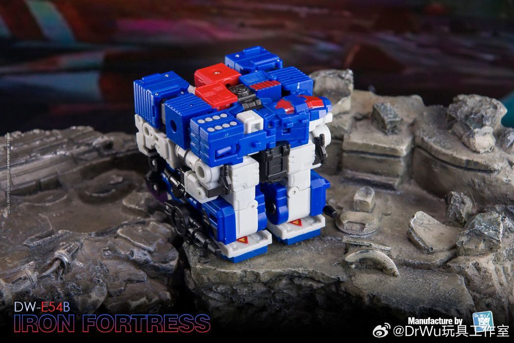 A Classic G1 Transformers Action Figure Gets Modern Recreation in New ...