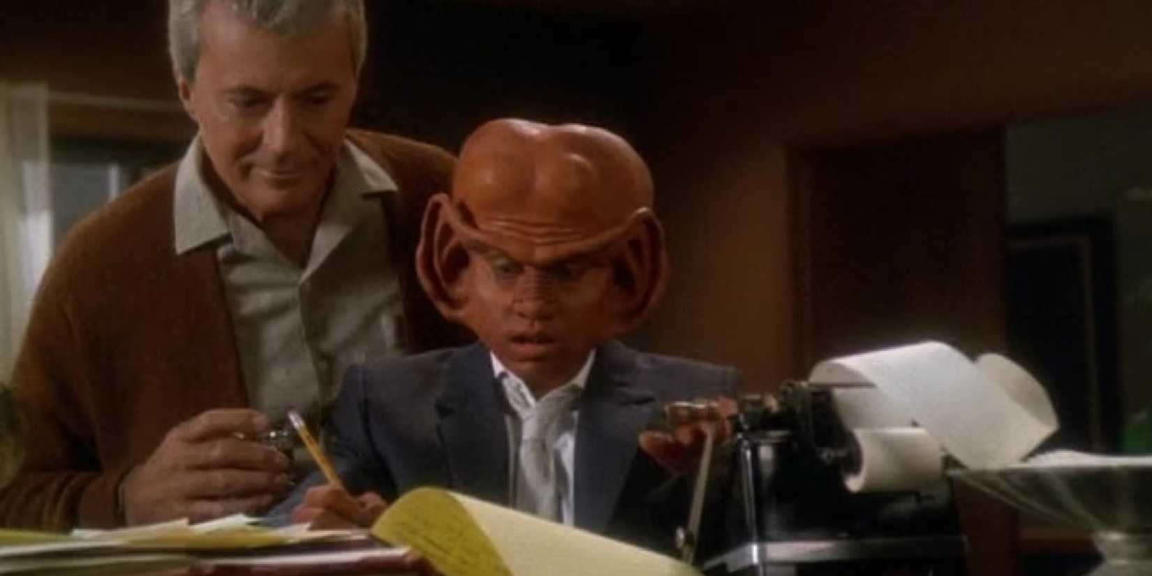 10 Star Trek Episodes That Tackled Political Issues Ahead of Their Time