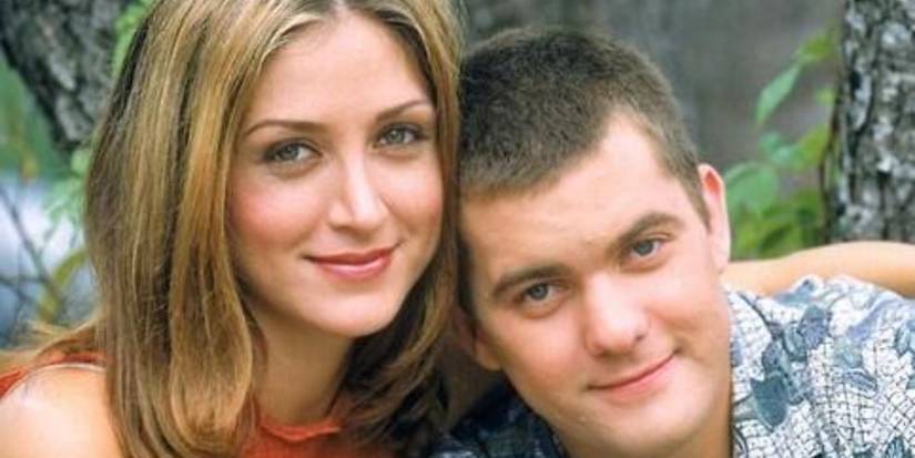 Gretchen and Pacey from Dawson's Creek.