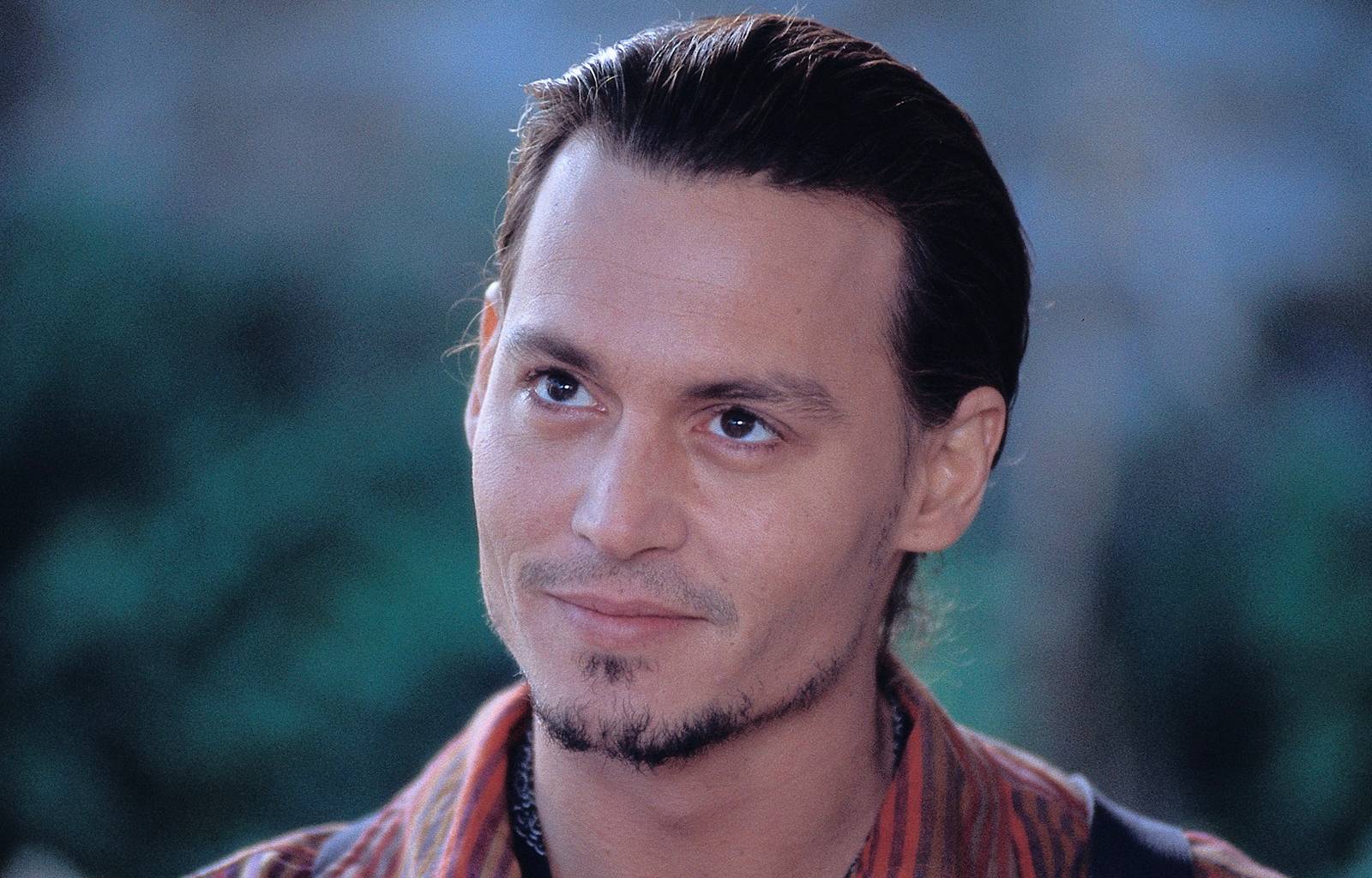chocolate cigarettes johnny depp When rolled his cigarette in the middle of a Cannes Film Festival press conference. Truly iconic Fandomania  Johnny Depp's 10