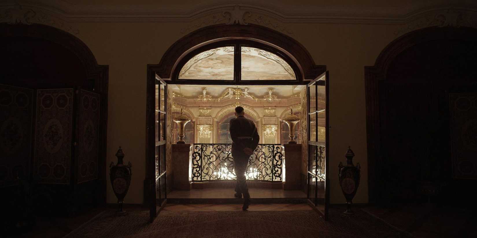 Rudolf Höss looms over a balcony in The Zone of Interest