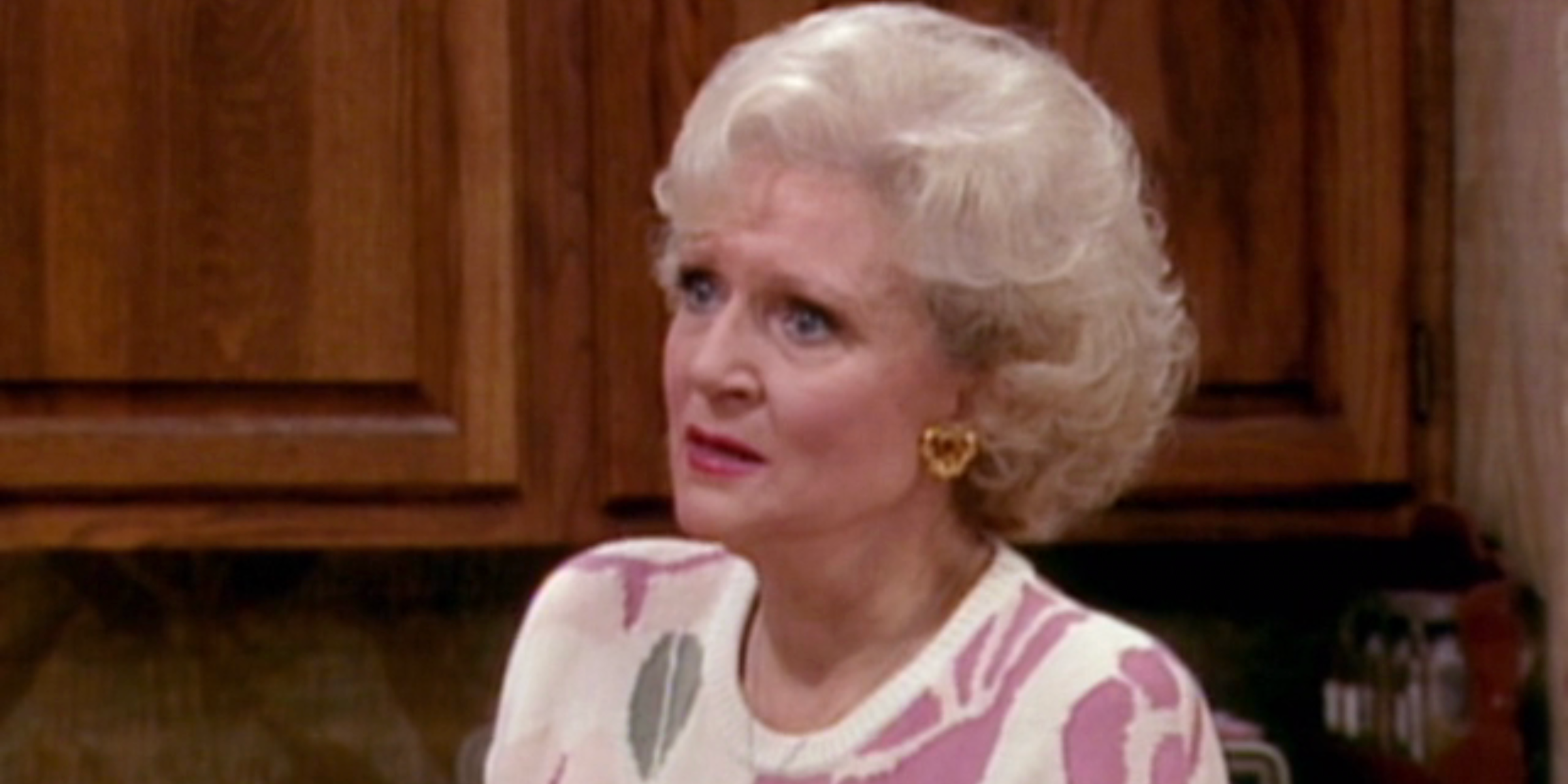 The Golden Girls- Rose (Betty White) admite que tem abusado de analgésicos